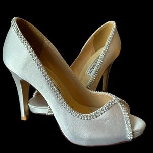 Elegant Park Rhinestone Platform High Heels